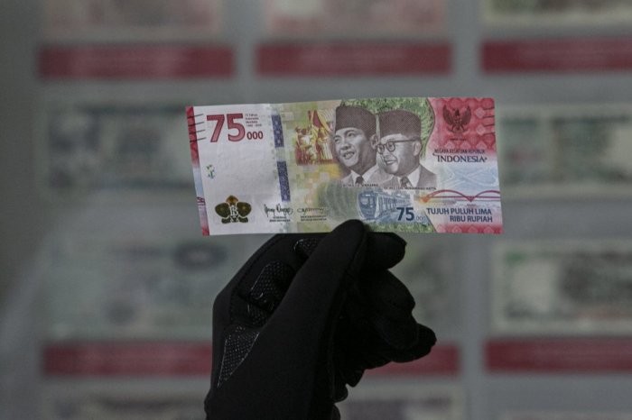Uang pecahan 75 ribu